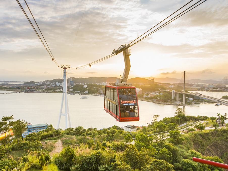 下龍灣摩天輪&女皇雙層纜車